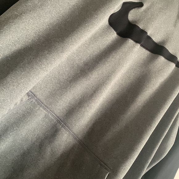 L | Therma-Fit Nike Hoodie - Picture 4 of 4